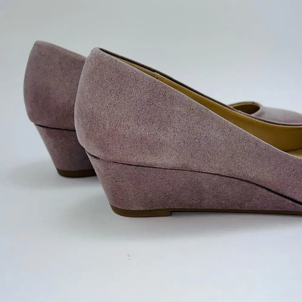 Women's CL by Laundry Demi-Wedge Pump, Size 7.5
